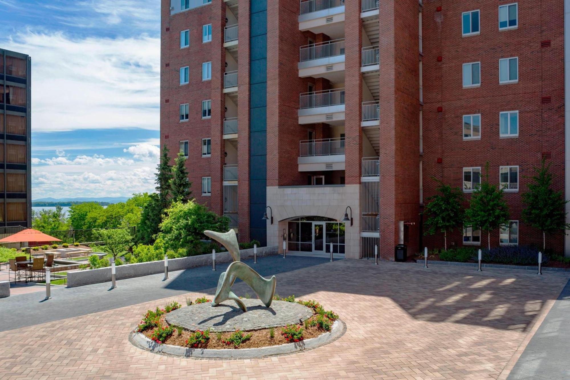 Hotel Courtyard Burlington Harbor Exterior foto